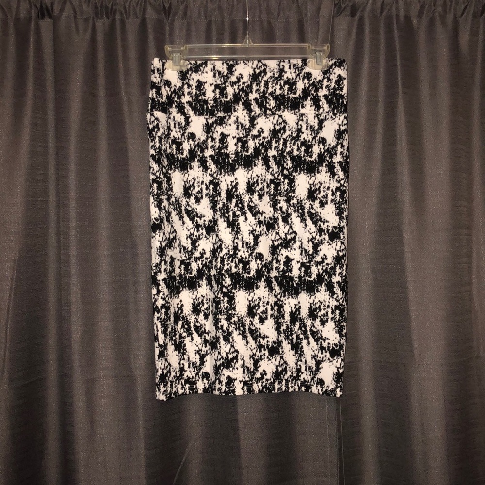 Black and white pencil skirt.